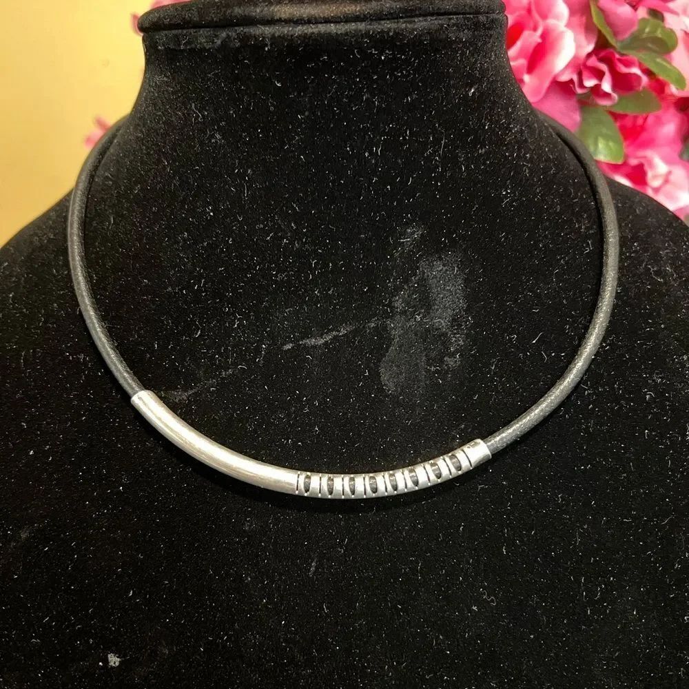 VINTAGE LEATHER CHOKER WITH STERLING SILVER 925 MEXICO